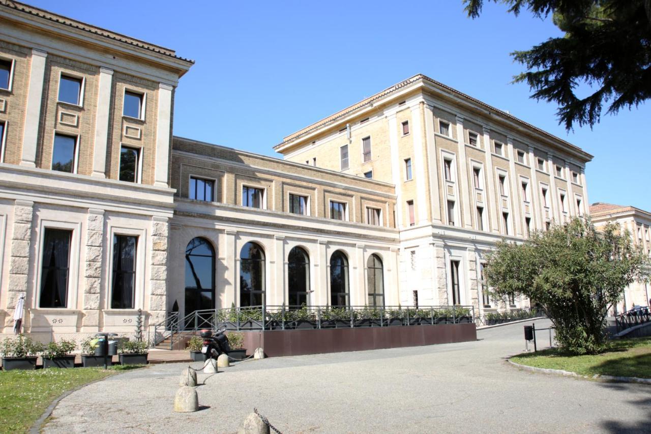 Th Roma - Carpegna Palace Hotel Exterior photo